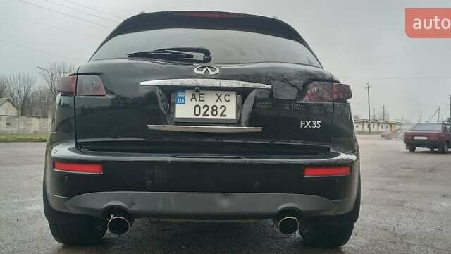 Черный Инфинити FX 35, объемом двигателя 3.5 л и пробегом 217 тыс. км за 7500 $, фото 4 на Automoto.ua
