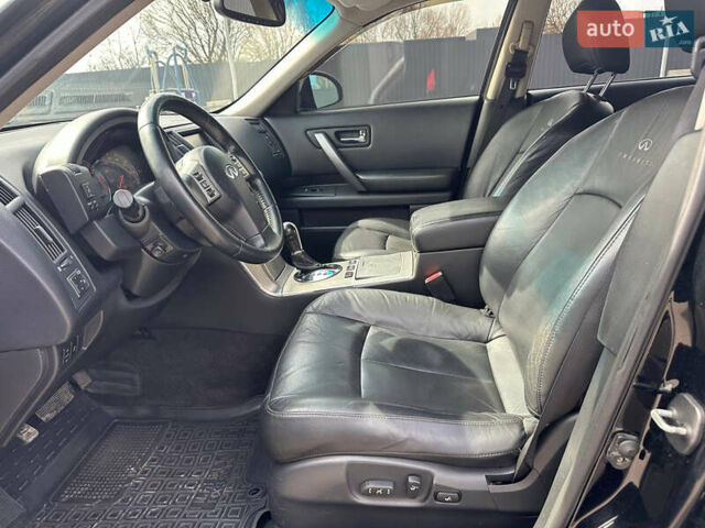 Черный Инфинити FX 35, объемом двигателя 3.5 л и пробегом 167 тыс. км за 8888 $, фото 10 на Automoto.ua