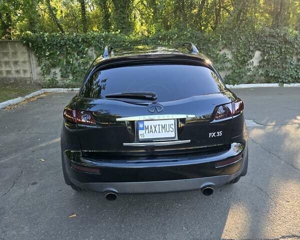 Черный Инфинити FX 35, объемом двигателя 3.5 л и пробегом 230 тыс. км за 10000 $, фото 6 на Automoto.ua