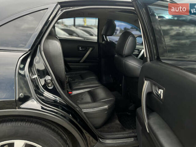 Черный Инфинити FX 35, объемом двигателя 3.5 л и пробегом 217 тыс. км за 8850 $, фото 11 на Automoto.ua