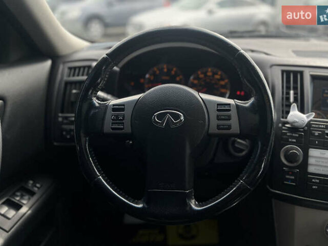 Черный Инфинити FX 35, объемом двигателя 3.5 л и пробегом 217 тыс. км за 8850 $, фото 10 на Automoto.ua