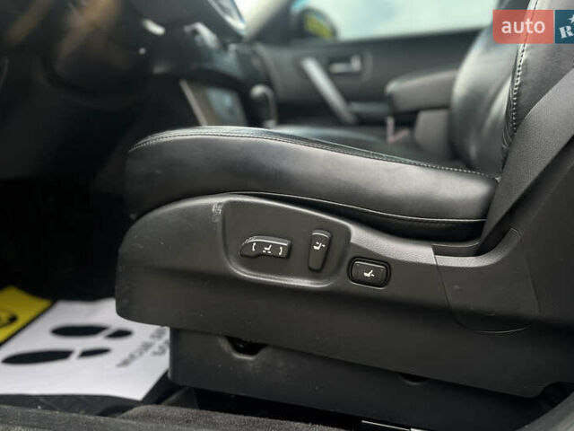 Черный Инфинити FX 35, объемом двигателя 3.5 л и пробегом 217 тыс. км за 8850 $, фото 16 на Automoto.ua