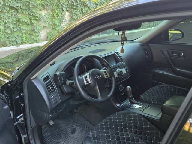 Черный Инфинити FX 35, объемом двигателя 3.5 л и пробегом 205 тыс. км за 9000 $, фото 7 на Automoto.ua