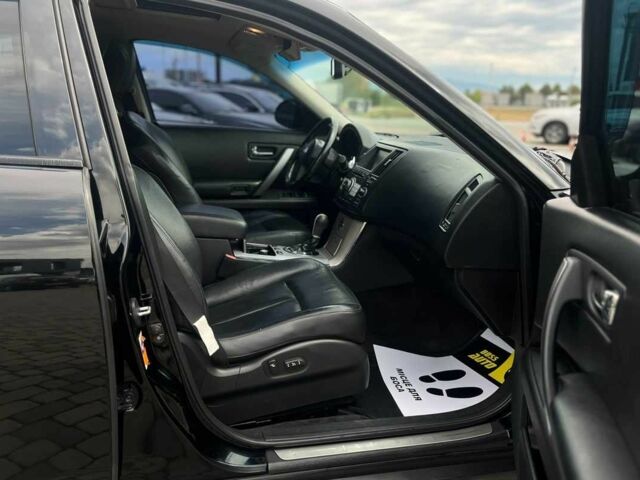 Чорний Інфініті FX 35, об'ємом двигуна 3.5 л та пробігом 220 тис. км за 8200 $, фото 12 на Automoto.ua