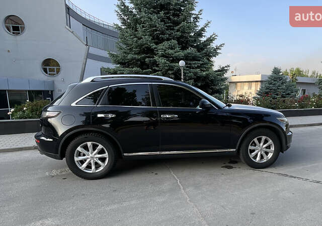 Черный Инфинити FX 35, объемом двигателя 3.5 л и пробегом 93 тыс. км за 9500 $, фото 8 на Automoto.ua