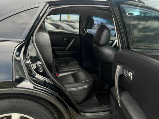 Чорний Інфініті FX 35, об'ємом двигуна 3.5 л та пробігом 220 тис. км за 8200 $, фото 11 на Automoto.ua