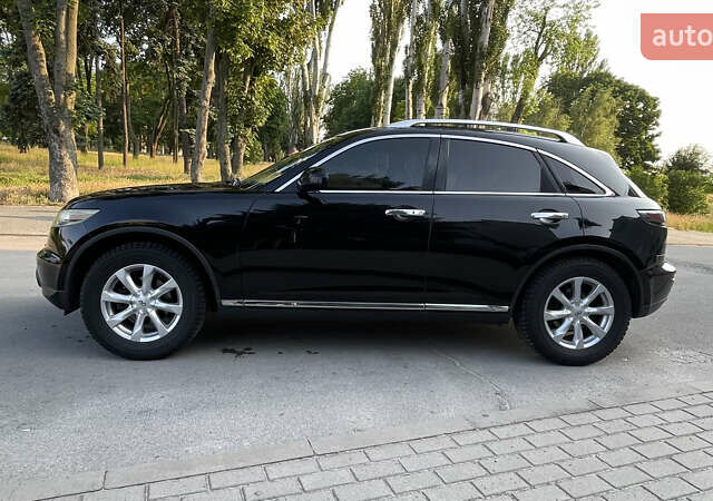 Черный Инфинити FX 35, объемом двигателя 3.5 л и пробегом 93 тыс. км за 9500 $, фото 4 на Automoto.ua