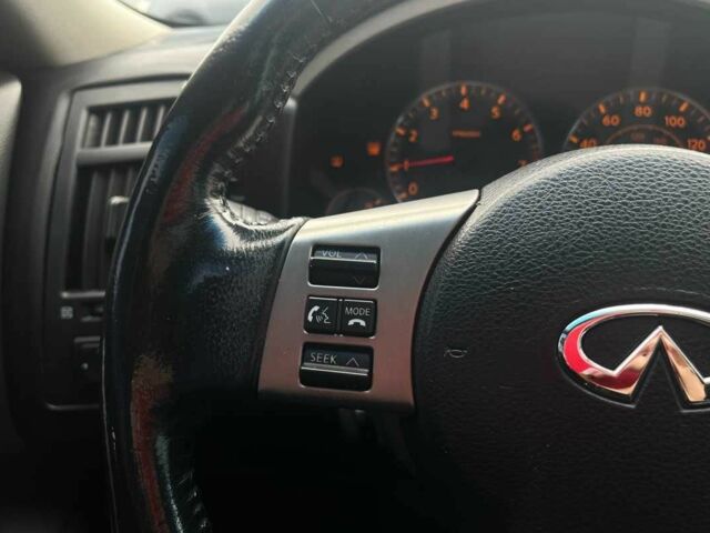 Чорний Інфініті FX 35, об'ємом двигуна 3.5 л та пробігом 220 тис. км за 8200 $, фото 22 на Automoto.ua