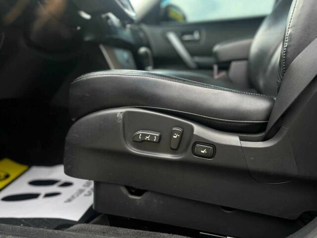 Чорний Інфініті FX 35, об'ємом двигуна 3.5 л та пробігом 220 тис. км за 8200 $, фото 16 на Automoto.ua