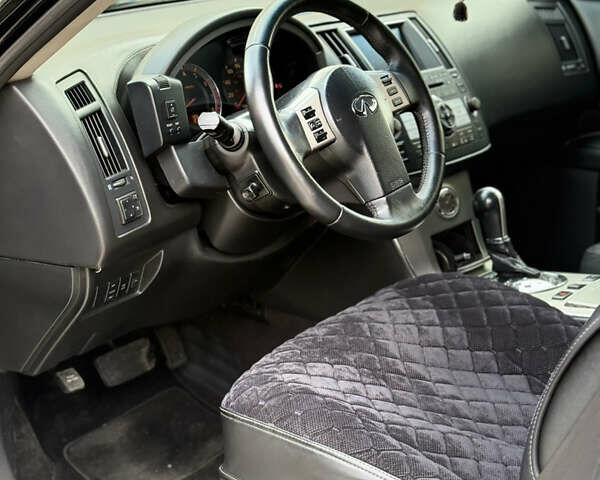 Черный Инфинити FX 35, объемом двигателя 3.5 л и пробегом 143 тыс. км за 9199 $, фото 9 на Automoto.ua