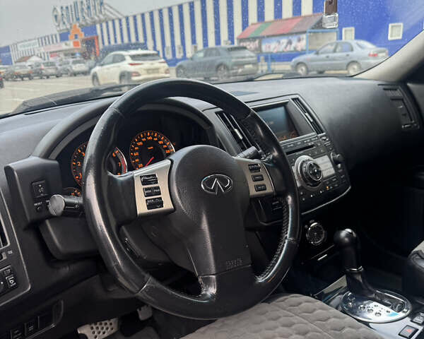 Черный Инфинити FX 35, объемом двигателя 3.5 л и пробегом 298 тыс. км за 10500 $, фото 22 на Automoto.ua
