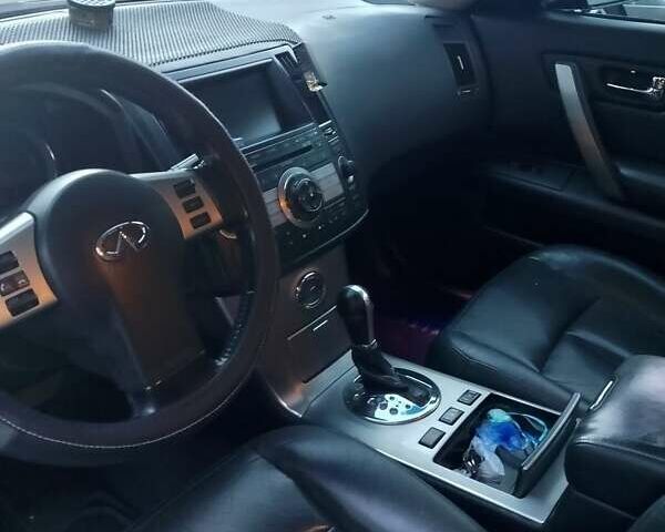 Черный Инфинити FX 35, объемом двигателя 3.5 л и пробегом 235 тыс. км за 8500 $, фото 5 на Automoto.ua