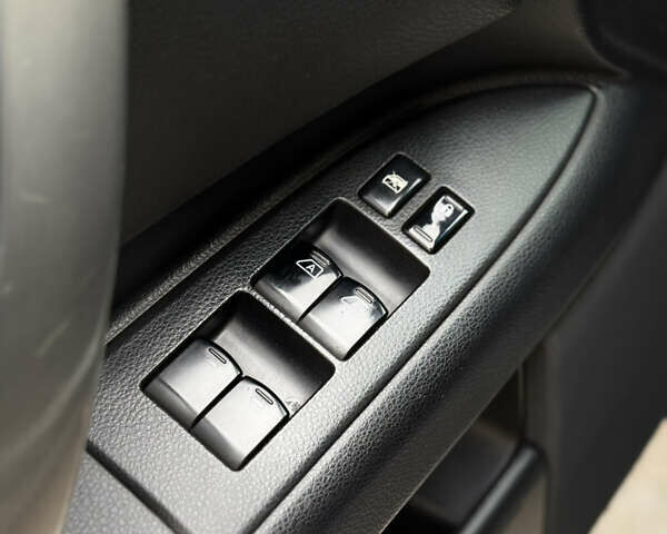 Черный Инфинити FX 35, объемом двигателя 3.5 л и пробегом 143 тыс. км за 9199 $, фото 12 на Automoto.ua