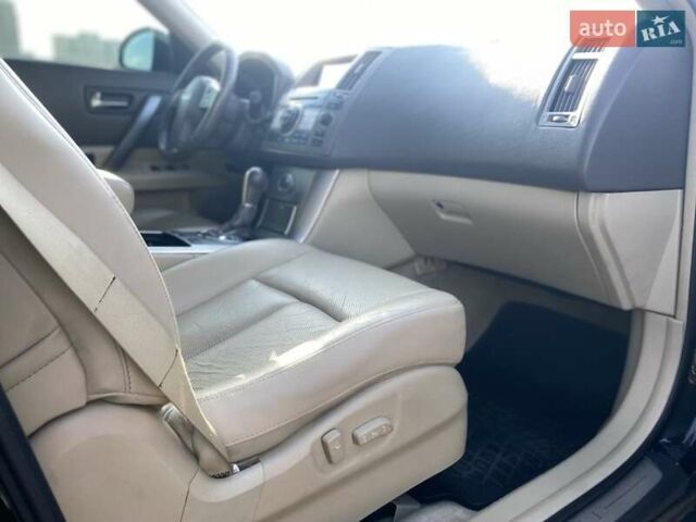 Черный Инфинити FX 35, объемом двигателя 3.5 л и пробегом 190 тыс. км за 9300 $, фото 7 на Automoto.ua