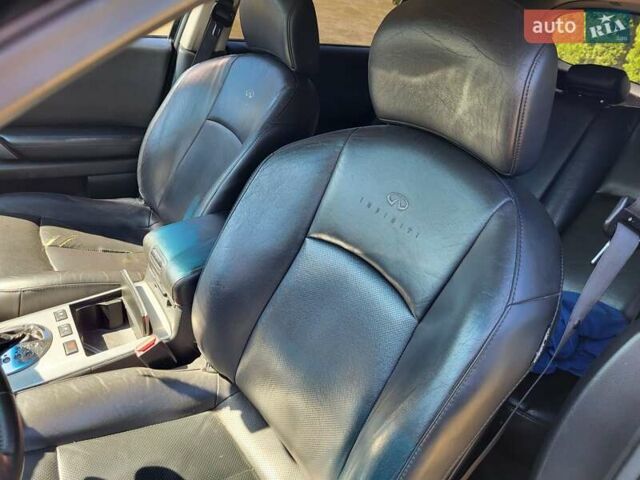 Черный Инфинити FX 35, объемом двигателя 3.5 л и пробегом 330 тыс. км за 9000 $, фото 6 на Automoto.ua