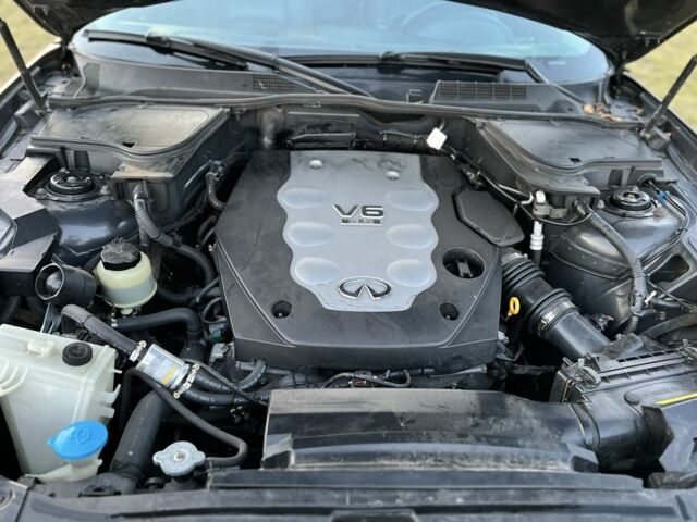 Черный Инфинити FX 35, объемом двигателя 3.5 л и пробегом 234 тыс. км за 10300 $, фото 14 на Automoto.ua