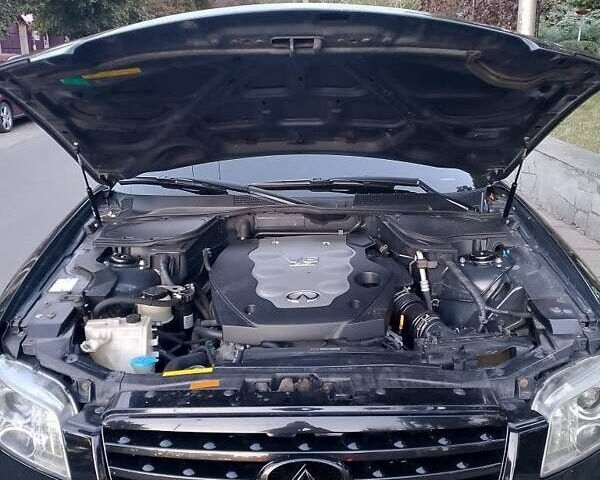 Черный Инфинити FX 35, объемом двигателя 3.5 л и пробегом 235 тыс. км за 8500 $, фото 1 на Automoto.ua