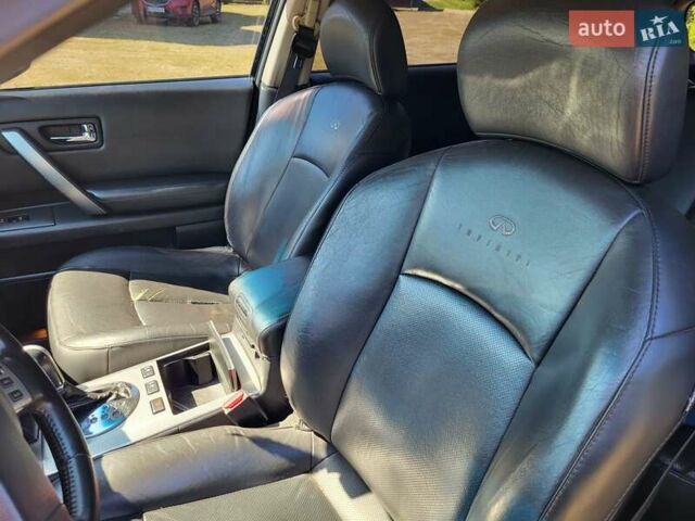 Черный Инфинити FX 35, объемом двигателя 3.5 л и пробегом 330 тыс. км за 9000 $, фото 5 на Automoto.ua