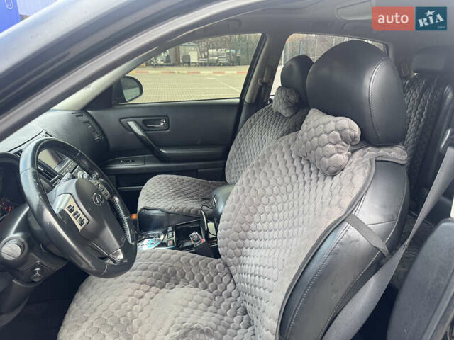 Черный Инфинити FX 35, объемом двигателя 3.5 л и пробегом 298 тыс. км за 10500 $, фото 16 на Automoto.ua