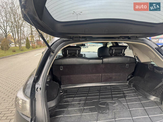 Черный Инфинити FX 35, объемом двигателя 3.5 л и пробегом 298 тыс. км за 10500 $, фото 12 на Automoto.ua