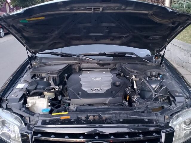 Черный Инфинити FX 35, объемом двигателя 3.5 л и пробегом 235 тыс. км за 8500 $, фото 2 на Automoto.ua