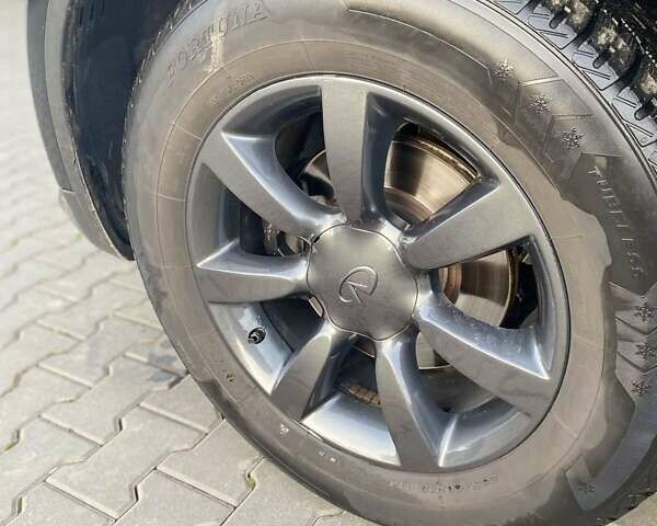 Черный Инфинити FX 35, объемом двигателя 3.5 л и пробегом 170 тыс. км за 7999 $, фото 4 на Automoto.ua