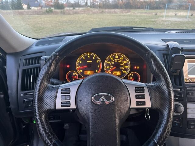 Черный Инфинити FX 35, объемом двигателя 3.5 л и пробегом 234 тыс. км за 10300 $, фото 20 на Automoto.ua