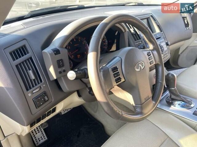 Черный Инфинити FX 35, объемом двигателя 3.5 л и пробегом 190 тыс. км за 9300 $, фото 10 на Automoto.ua