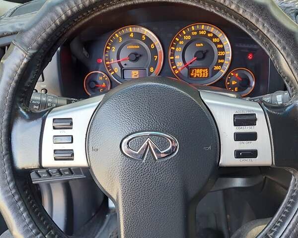 Черный Инфинити FX 35, объемом двигателя 3.5 л и пробегом 188 тыс. км за 11000 $, фото 7 на Automoto.ua