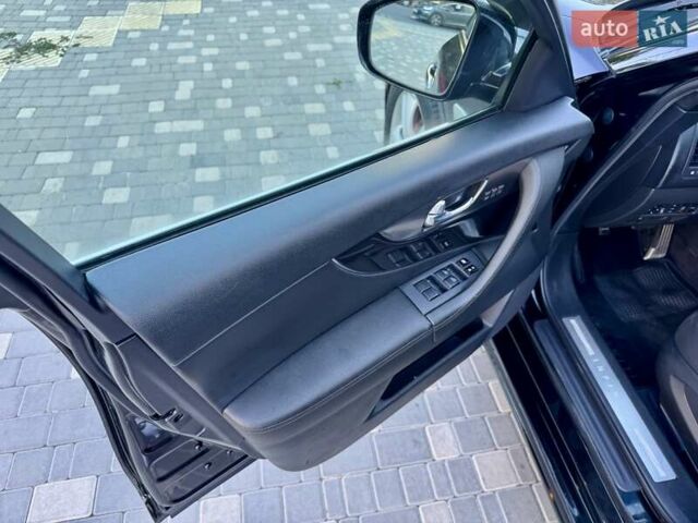 Черный Инфинити FX 35, объемом двигателя 3.5 л и пробегом 221 тыс. км за 11999 $, фото 22 на Automoto.ua