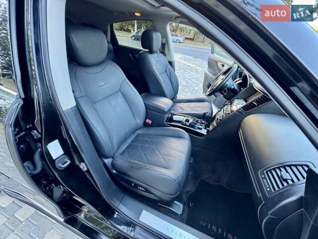 Черный Инфинити FX 35, объемом двигателя 3.5 л и пробегом 221 тыс. км за 11999 $, фото 49 на Automoto.ua