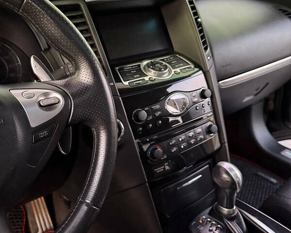 Черный Инфинити FX 35, объемом двигателя 3.5 л и пробегом 196 тыс. км за 13500 $, фото 21 на Automoto.ua