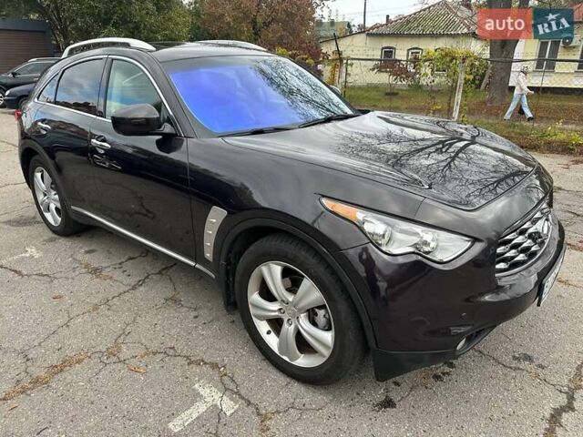 Черный Инфинити FX 35, объемом двигателя 3.5 л и пробегом 232 тыс. км за 12000 $, фото 9 на Automoto.ua