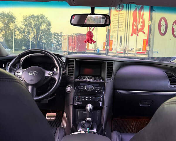Черный Инфинити FX 35, объемом двигателя 3.5 л и пробегом 196 тыс. км за 13500 $, фото 23 на Automoto.ua