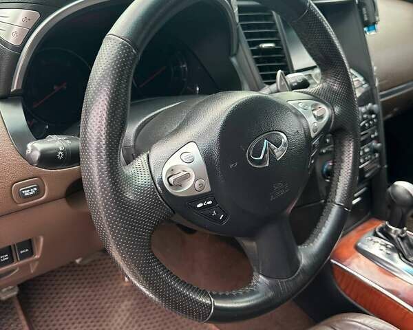 Черный Инфинити FX 35, объемом двигателя 3.5 л и пробегом 145 тыс. км за 13100 $, фото 10 на Automoto.ua