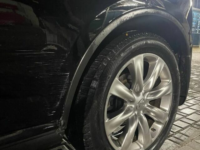 Черный Инфинити FX 35, объемом двигателя 3.5 л и пробегом 180 тыс. км за 8999 $, фото 6 на Automoto.ua