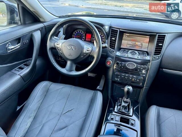 Черный Инфинити FX 35, объемом двигателя 3.5 л и пробегом 221 тыс. км за 11999 $, фото 74 на Automoto.ua