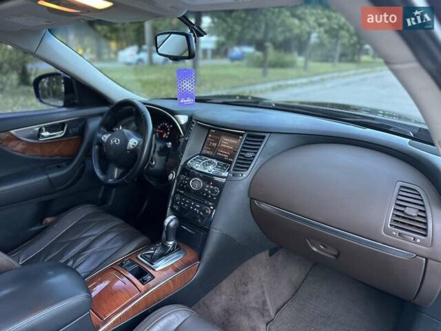 Черный Инфинити FX 35, объемом двигателя 0 л и пробегом 222 тыс. км за 11200 $, фото 65 на Automoto.ua