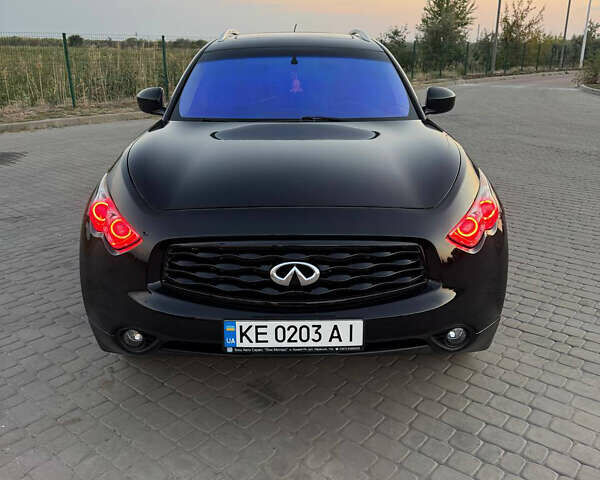 Черный Инфинити FX 35, объемом двигателя 3.5 л и пробегом 196 тыс. км за 13500 $, фото 1 на Automoto.ua