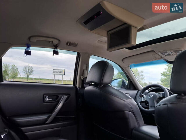 Черный Инфинити FX 35, объемом двигателя 3.5 л и пробегом 178 тыс. км за 11700 $, фото 7 на Automoto.ua