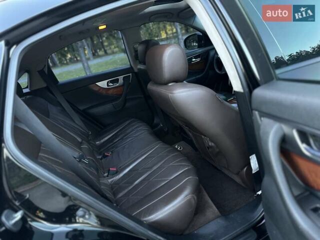 Черный Инфинити FX 35, объемом двигателя 0 л и пробегом 222 тыс. км за 11200 $, фото 60 на Automoto.ua