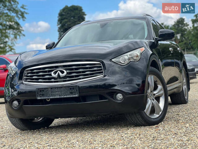 Черный Инфинити FX 35, объемом двигателя 3.5 л и пробегом 150 тыс. км за 13300 $, фото 1 на Automoto.ua
