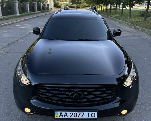 Черный Инфинити FX 35, объемом двигателя 0 л и пробегом 222 тыс. км за 11200 $, фото 10 на Automoto.ua