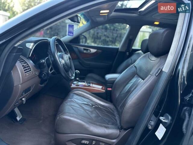 Черный Инфинити FX 35, объемом двигателя 0 л и пробегом 222 тыс. км за 11200 $, фото 39 на Automoto.ua