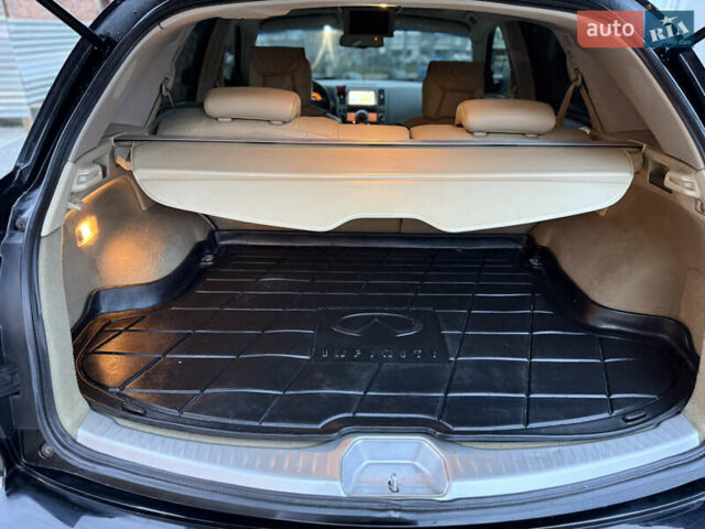 Чорний Інфініті FX 35, об'ємом двигуна 3.5 л та пробігом 177 тис. км за 8100 $, фото 51 на Automoto.ua