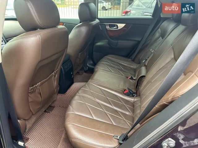 Черный Инфинити FX 35, объемом двигателя 3.5 л и пробегом 232 тыс. км за 12000 $, фото 21 на Automoto.ua