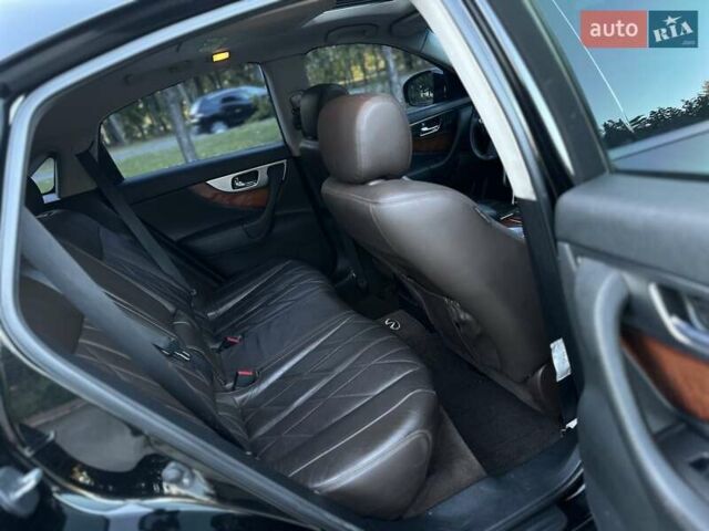 Черный Инфинити FX 35, объемом двигателя 0 л и пробегом 222 тыс. км за 11200 $, фото 59 на Automoto.ua