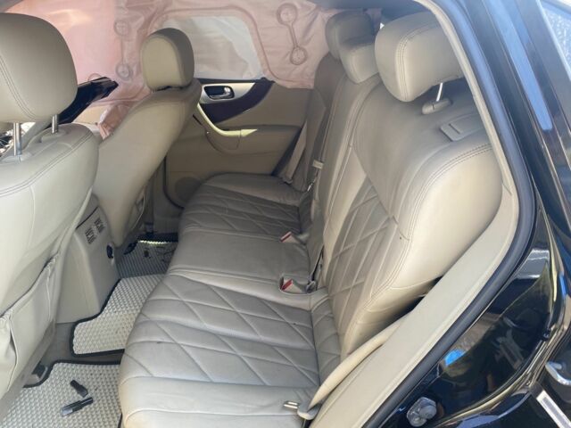 Черный Инфинити FX 35, объемом двигателя 0 л и пробегом 155 тыс. км за 2500 $, фото 8 на Automoto.ua