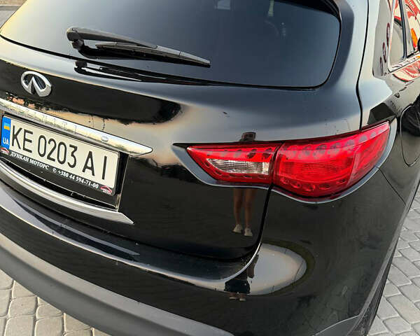 Черный Инфинити FX 35, объемом двигателя 3.5 л и пробегом 196 тыс. км за 13500 $, фото 13 на Automoto.ua