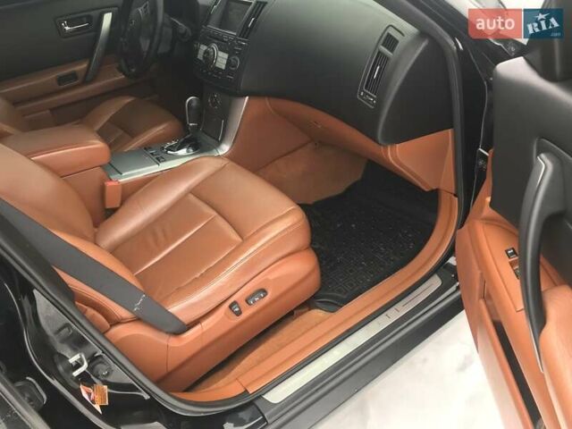 Черный Инфинити FX 35, объемом двигателя 3.5 л и пробегом 201 тыс. км за 11850 $, фото 3 на Automoto.ua